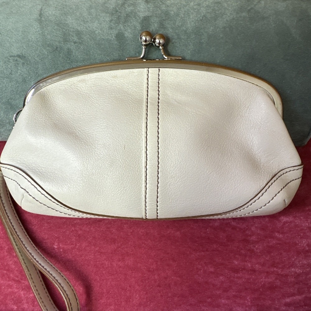 Vtg Coach Soho Kisslock Wristlet Clutch White Timeless Classic Minimalist - Picture 4 of 12